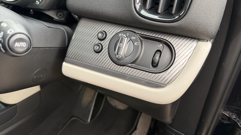 MINI Countryman 1.5 Cooper Exclusive 5dr Auto [Comfort Pack] Petrol Hatchback - Image 39