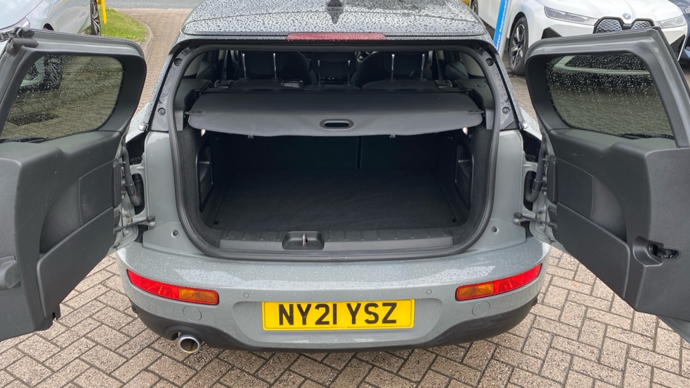 MINI Clubman 1.5 Cooper Classic 6dr Auto Petrol Estate - Image 13