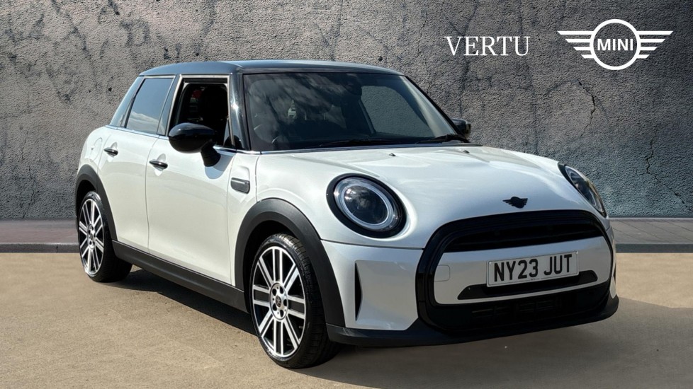MINI Hatchback 1.5 Cooper Exclusive Premium 5dr Auto Petrol Hatchback - Image 1