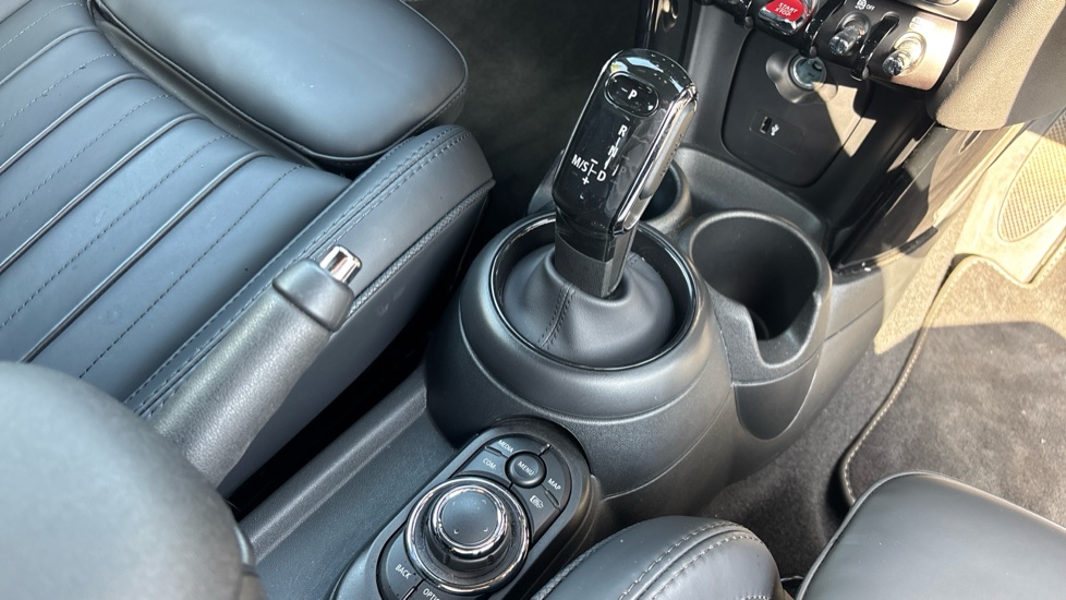 MINI Hatchback 1.5 Cooper Exclusive Premium 5dr Auto Petrol Hatchback - Image 10