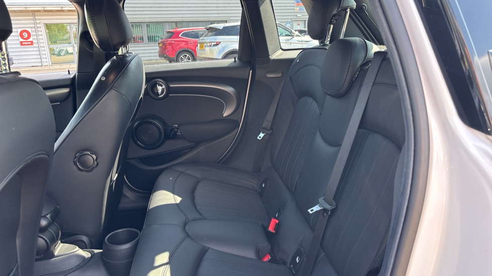 MINI Hatchback 1.5 Cooper Exclusive Premium 5dr Auto Petrol Hatchback - Image 12