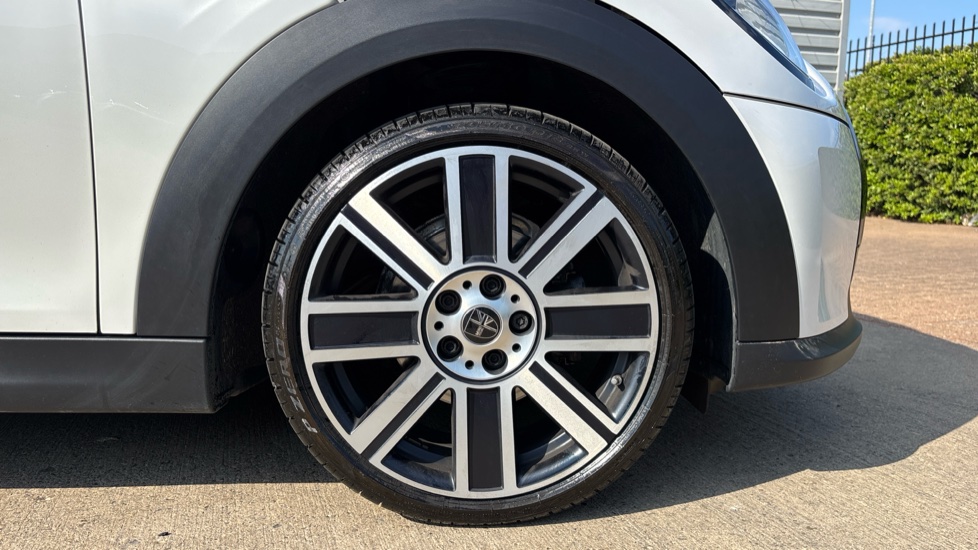 MINI Hatchback 1.5 Cooper Exclusive Premium 5dr Auto Petrol Hatchback - Image 14