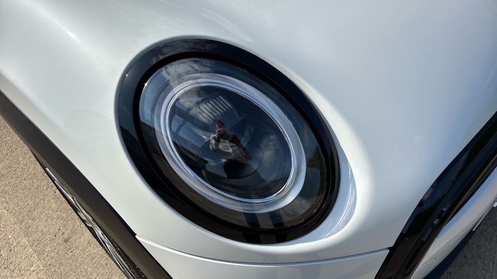 MINI Hatchback 1.5 Cooper Exclusive Premium 5dr Auto Petrol Hatchback - Image 23