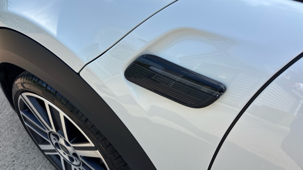 MINI Hatchback 1.5 Cooper Exclusive Premium 5dr Auto Petrol Hatchback - Image 31
