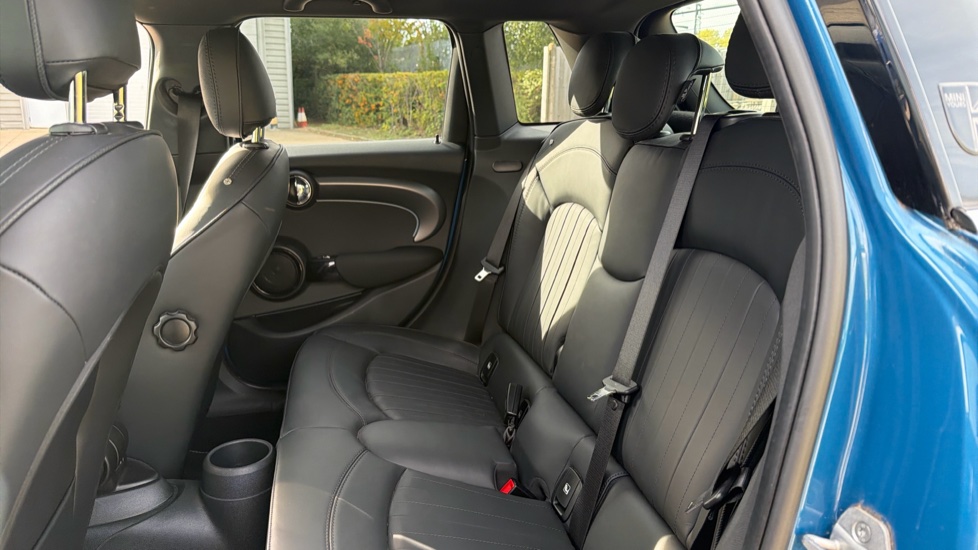 MINI Hatchback 1.5 Cooper Exclusive Premium 5dr Auto Petrol Hatchback - Image 12