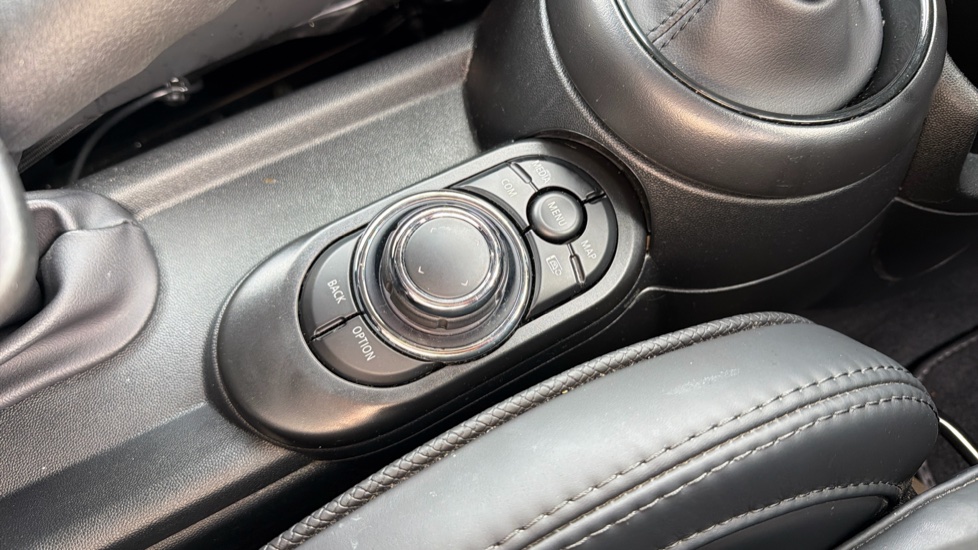 MINI Hatchback 1.5 Cooper Exclusive Premium 5dr Auto Petrol Hatchback - Image 19