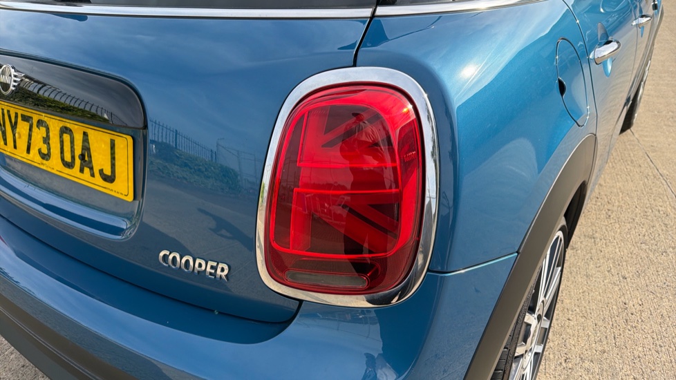 MINI Hatchback 1.5 Cooper Exclusive Premium 5dr Auto Petrol Hatchback - Image 22