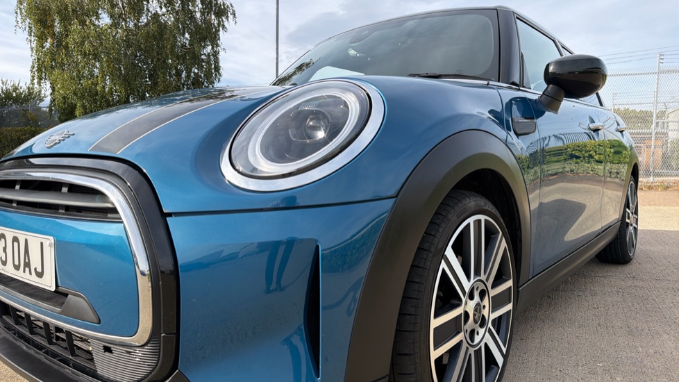 MINI Hatchback 1.5 Cooper Exclusive Premium 5dr Auto Petrol Hatchback - Image 24