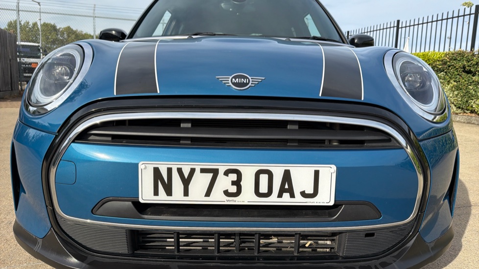 MINI Hatchback 1.5 Cooper Exclusive Premium 5dr Auto Petrol Hatchback - Image 25