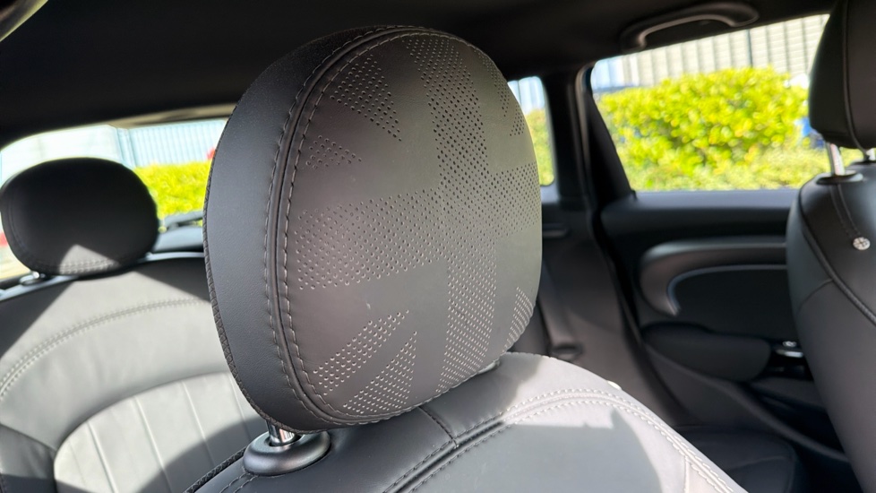 MINI Hatchback 1.5 Cooper Exclusive Premium 5dr Auto Petrol Hatchback - Image 37