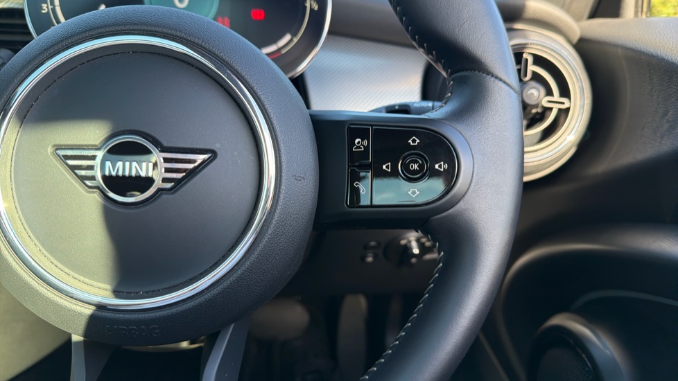 MINI Hatchback 1.5 Cooper Exclusive Premium Plus 3dr Auto Petrol Hatchback - Image 18