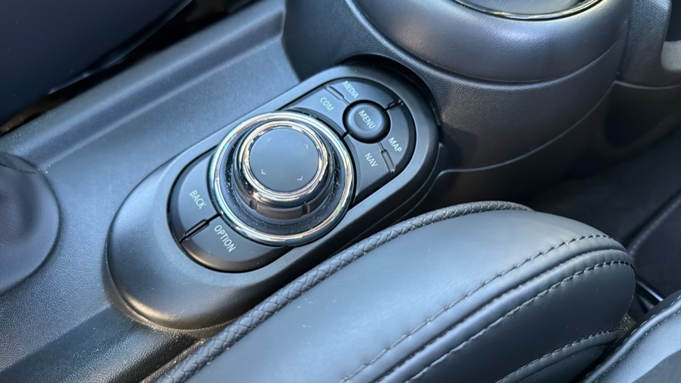 MINI Hatchback 1.5 Cooper Exclusive Premium Plus 3dr Auto Petrol Hatchback - Image 19