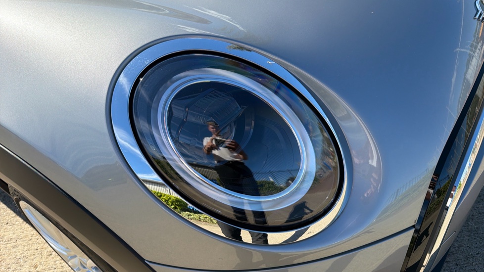 MINI Hatchback 1.5 Cooper Exclusive Premium Plus 3dr Auto Petrol Hatchback - Image 23