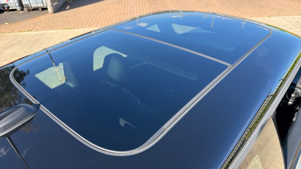 MINI Hatchback 1.5 Cooper Exclusive Premium Plus 3dr Auto Petrol Hatchback - Image 31