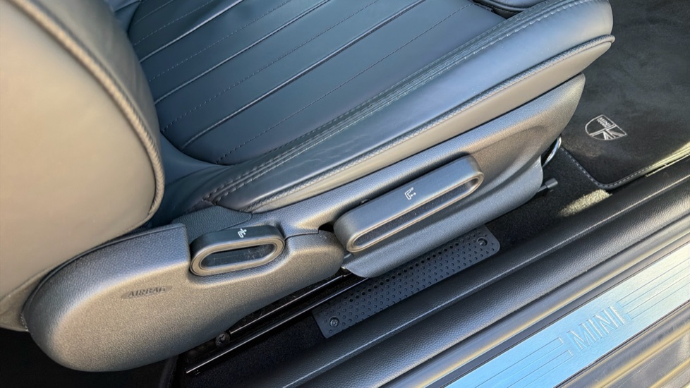 MINI Hatchback 1.5 Cooper Exclusive Premium Plus 3dr Auto Petrol Hatchback - Image 34