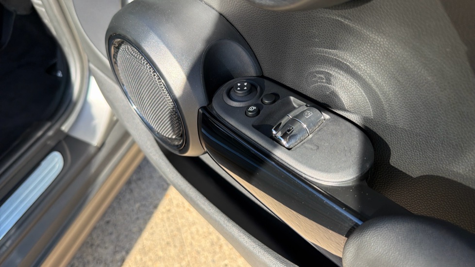 MINI Hatchback 1.5 Cooper Exclusive Premium Plus 3dr Auto Petrol Hatchback - Image 35