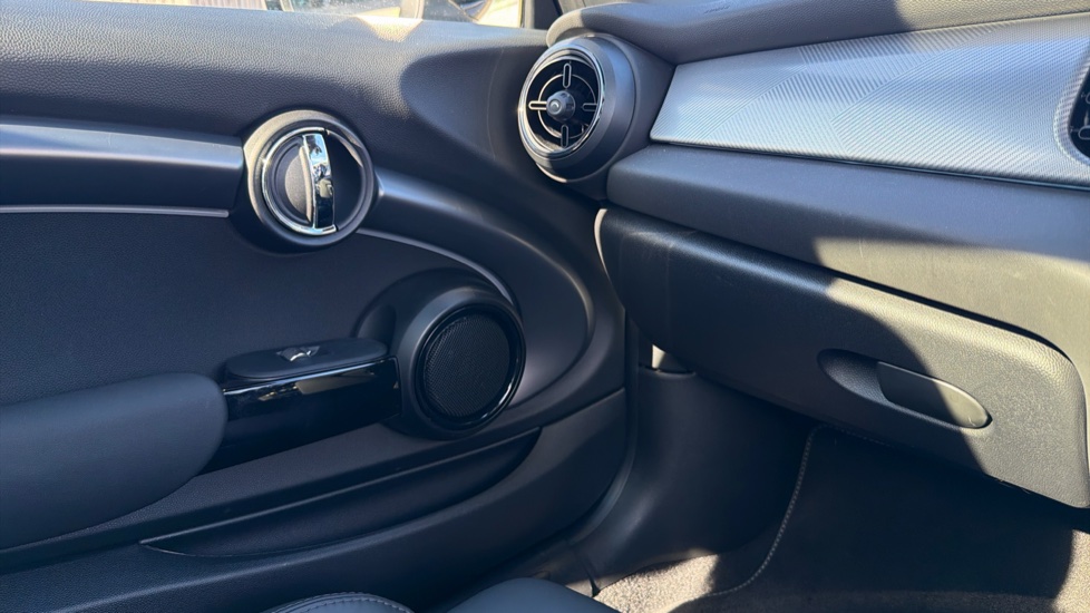 MINI Hatchback 1.5 Cooper Exclusive Premium Plus 3dr Auto Petrol Hatchback - Image 51