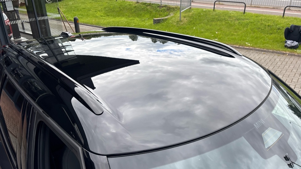 MINI Countryman 150kW E Sport 66kWh 5dr Auto Electric Hatchback - Image 21