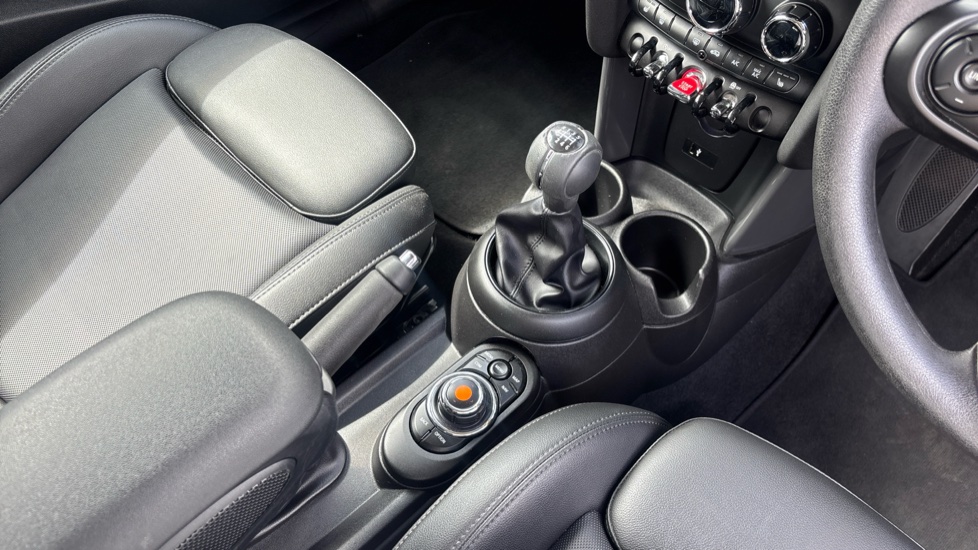 MINI Hatchback 1.5 Cooper Classic II 3dr Petrol Hatchback - Image 10