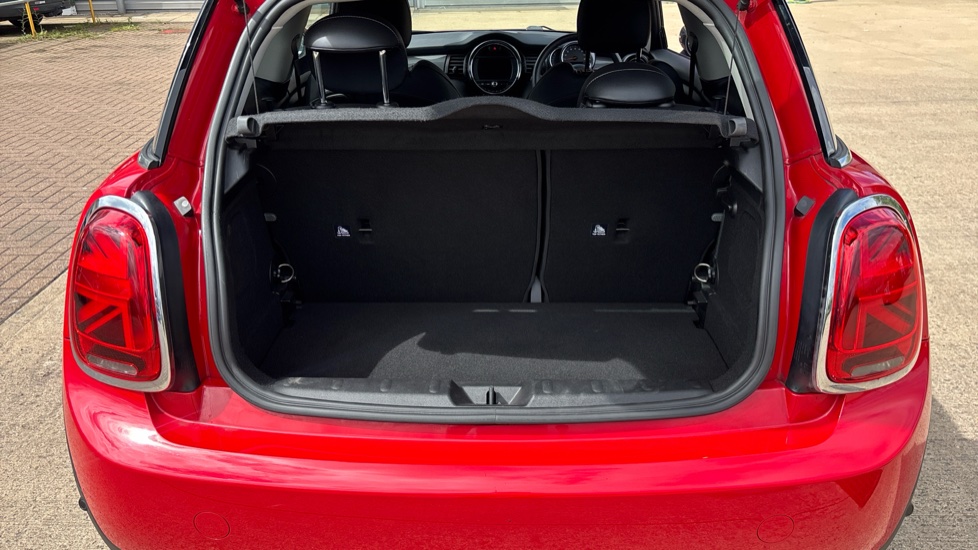 MINI Hatchback 1.5 Cooper Classic II 3dr Petrol Hatchback - Image 13