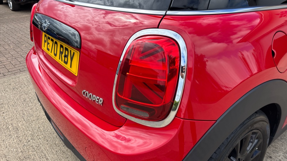 MINI Hatchback 1.5 Cooper Classic II 3dr Petrol Hatchback - Image 22