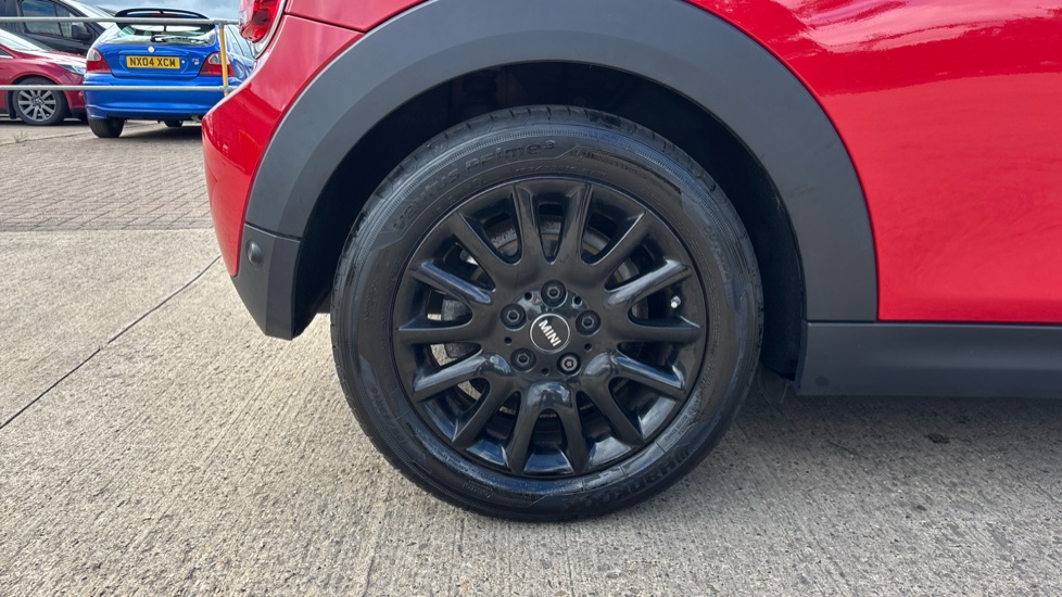 MINI Hatchback 1.5 Cooper Classic II 3dr Petrol Hatchback - Image 24