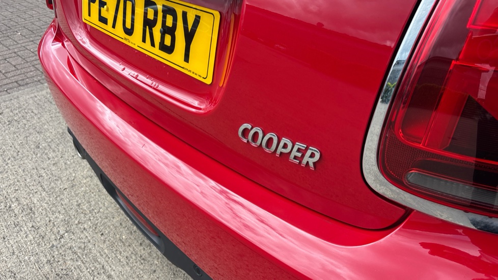 MINI Hatchback 1.5 Cooper Classic II 3dr Petrol Hatchback - Image 25