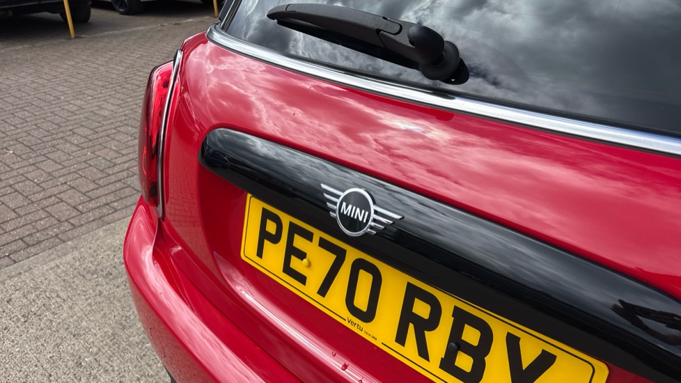MINI Hatchback 1.5 Cooper Classic II 3dr Petrol Hatchback - Image 26