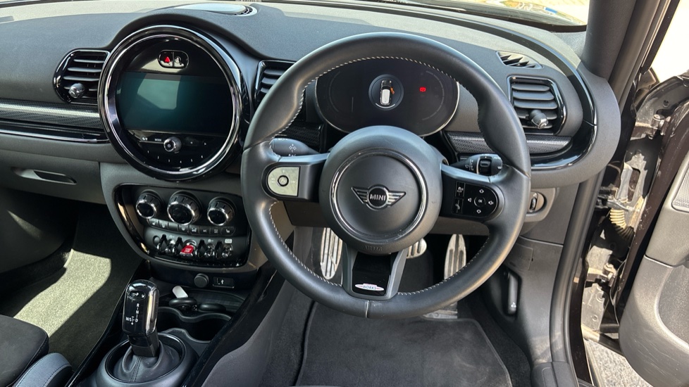 MINI Clubman 1.5 Cooper Shadow Edition 6dr Auto Petrol Estate - Image 5