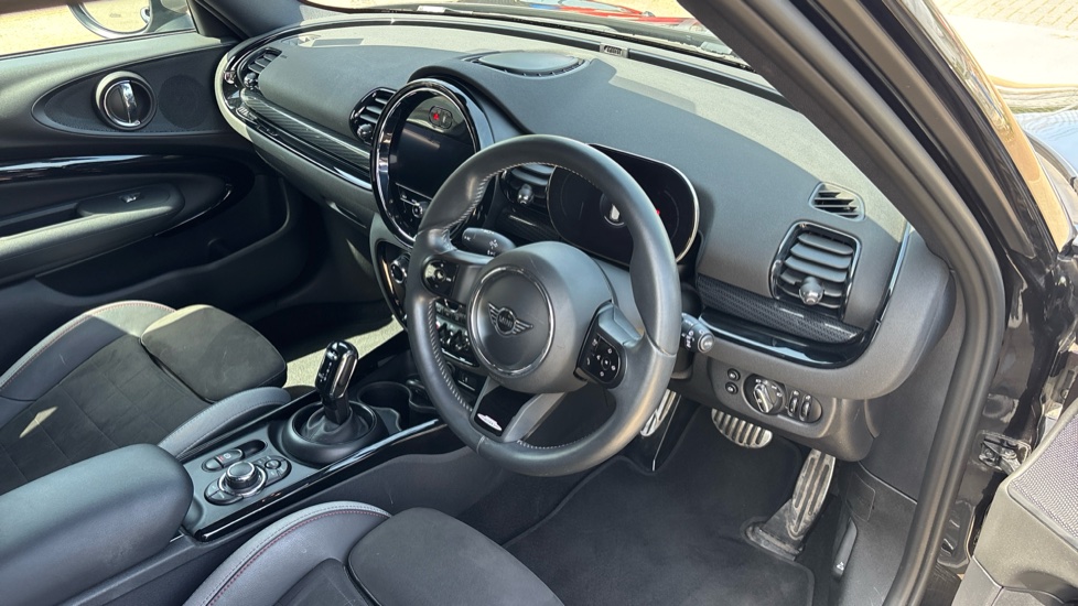 MINI Clubman 1.5 Cooper Shadow Edition 6dr Auto Petrol Estate - Image 6