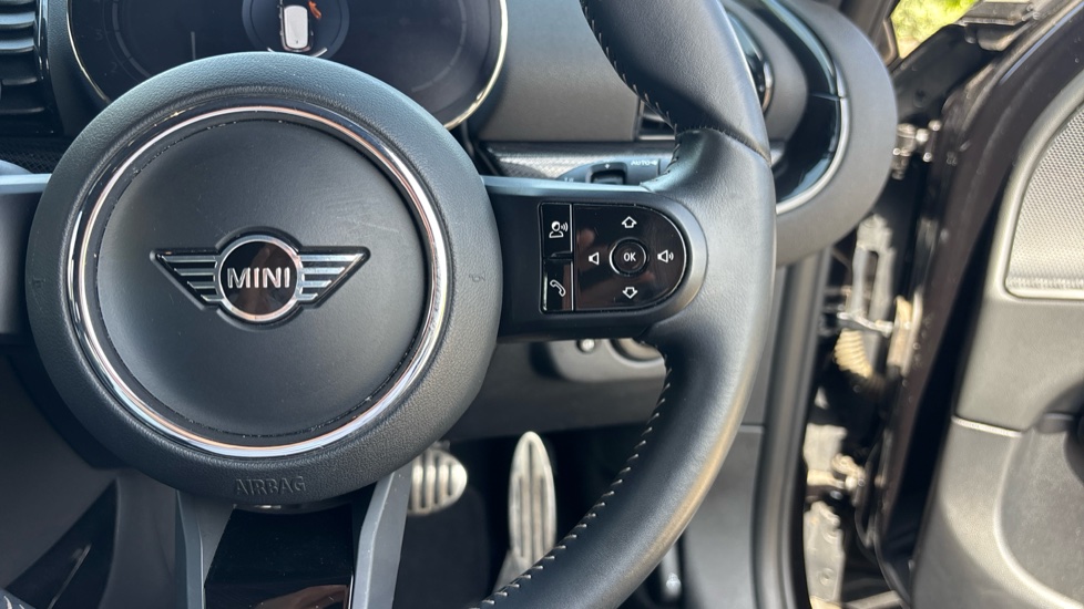 MINI Clubman 1.5 Cooper Shadow Edition 6dr Auto Petrol Estate - Image 18