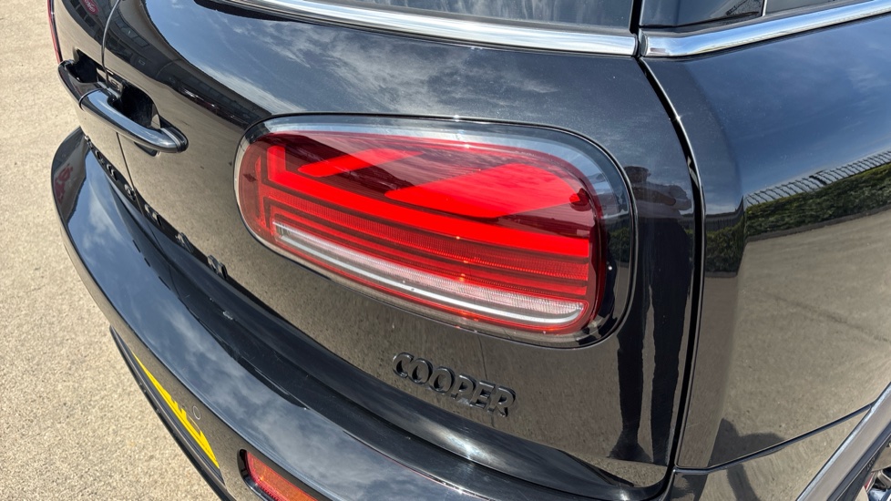 MINI Clubman 1.5 Cooper Shadow Edition 6dr Auto Petrol Estate - Image 22