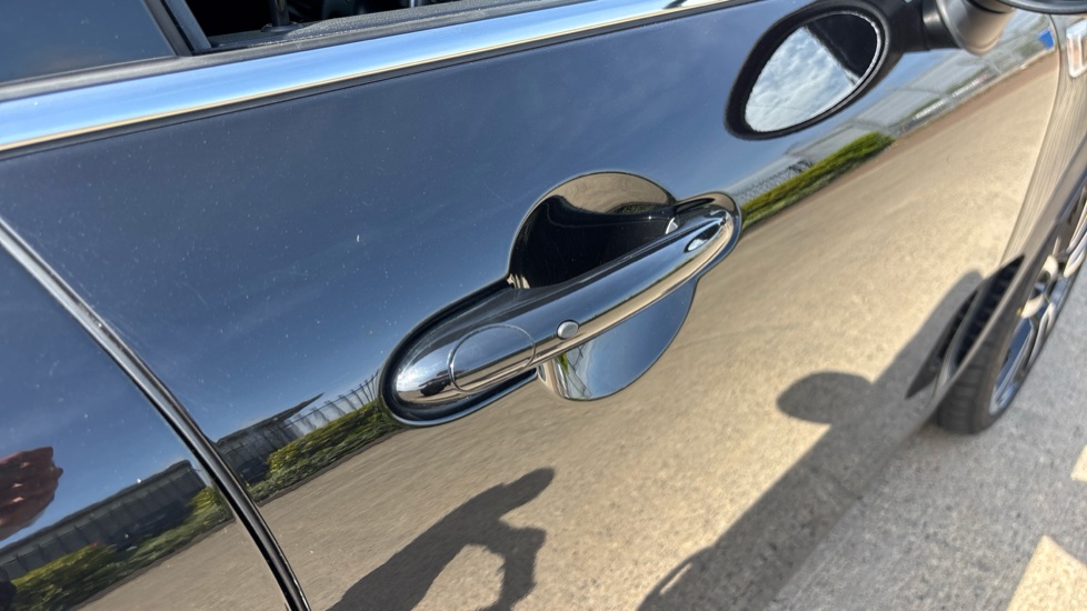 MINI Clubman 1.5 Cooper Shadow Edition 6dr Auto Petrol Estate - Image 26