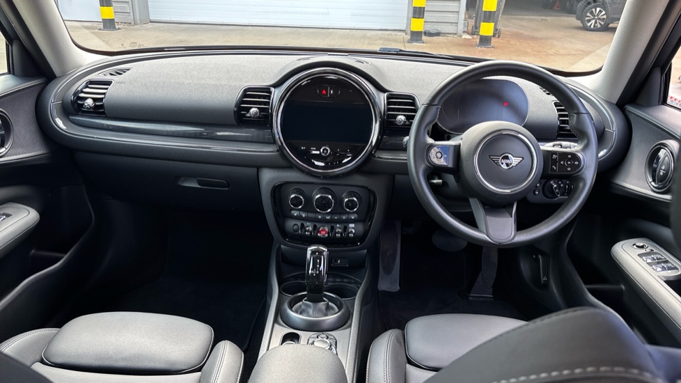 MINI Clubman 1.5 Cooper Classic 6dr Auto Petrol Estate - Image 4