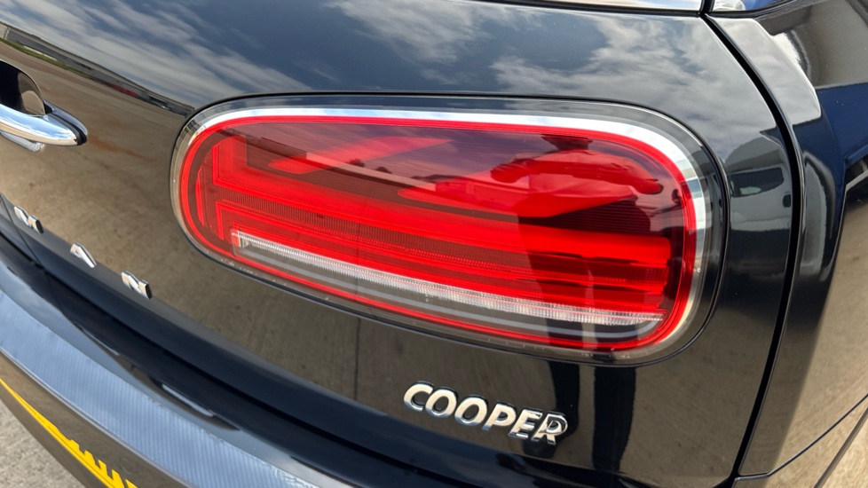 MINI Clubman 1.5 Cooper Classic 6dr Auto Petrol Estate - Image 22