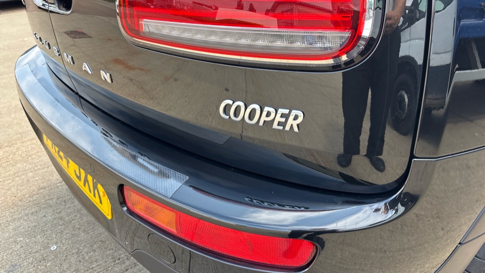 MINI Clubman 1.5 Cooper Classic 6dr Auto Petrol Estate - Image 32