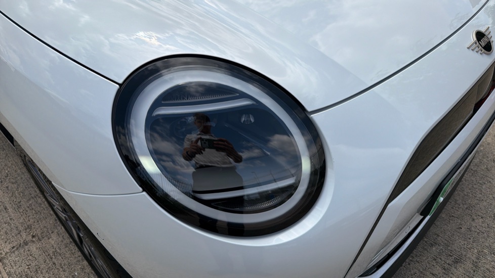 MINI Cooper 160kW SE Classic [Level 2] 54kWh 3dr Auto Electric Hatchback - Image 23
