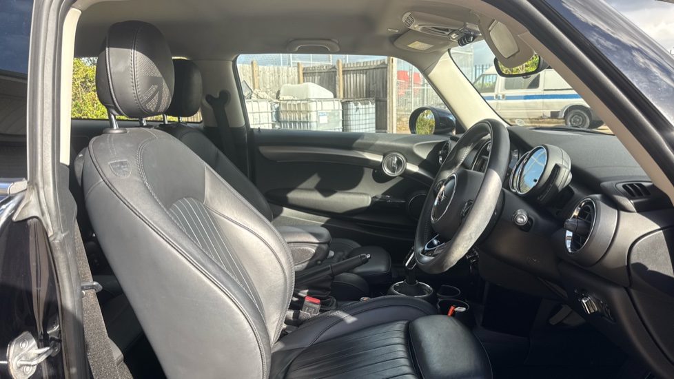MINI Hatchback 1.5 Cooper Exclusive II 3dr Petrol Hatchback - Image 11