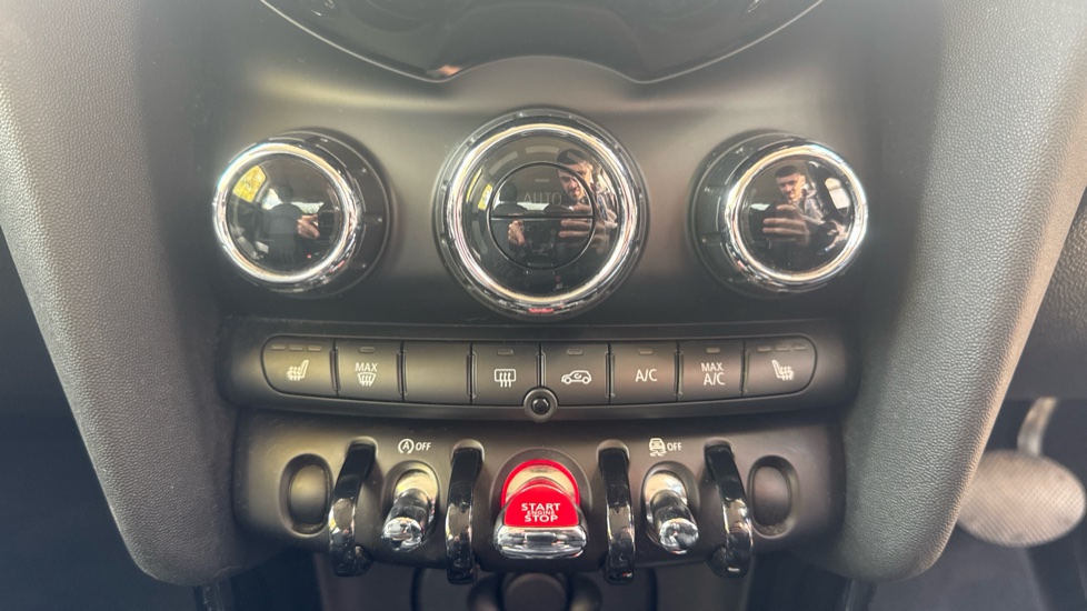 MINI Hatchback 1.5 Cooper Exclusive II 3dr Petrol Hatchback - Image 28