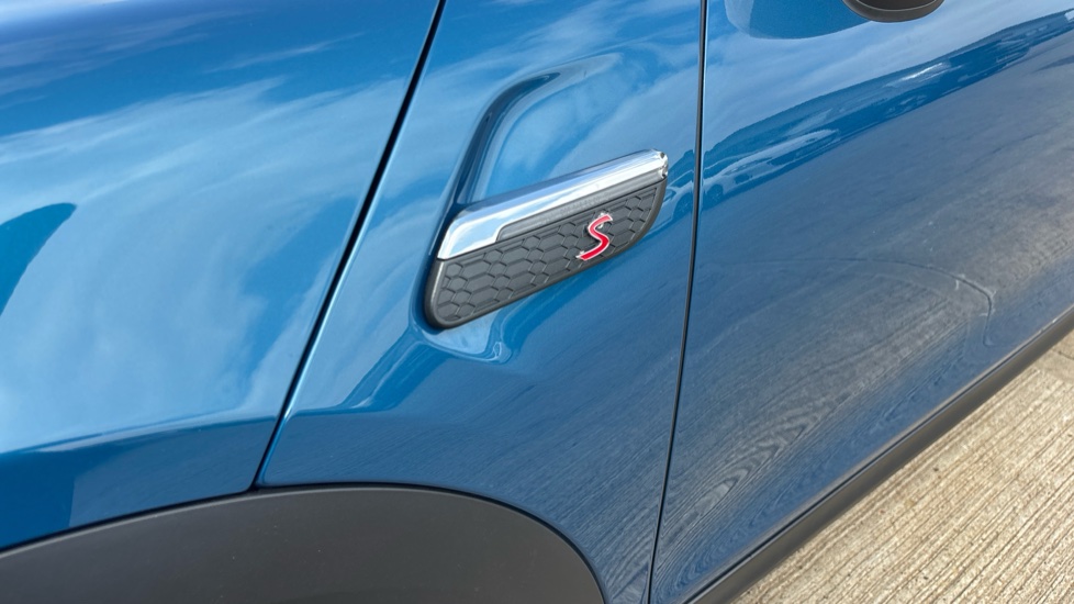 MINI Hatchback 2.0 Cooper S Exclusive 5dr Auto Petrol Hatchback - Image 31