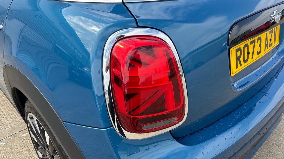 MINI Hatchback 2.0 Cooper S Exclusive 5dr Auto Petrol Hatchback - Image 34