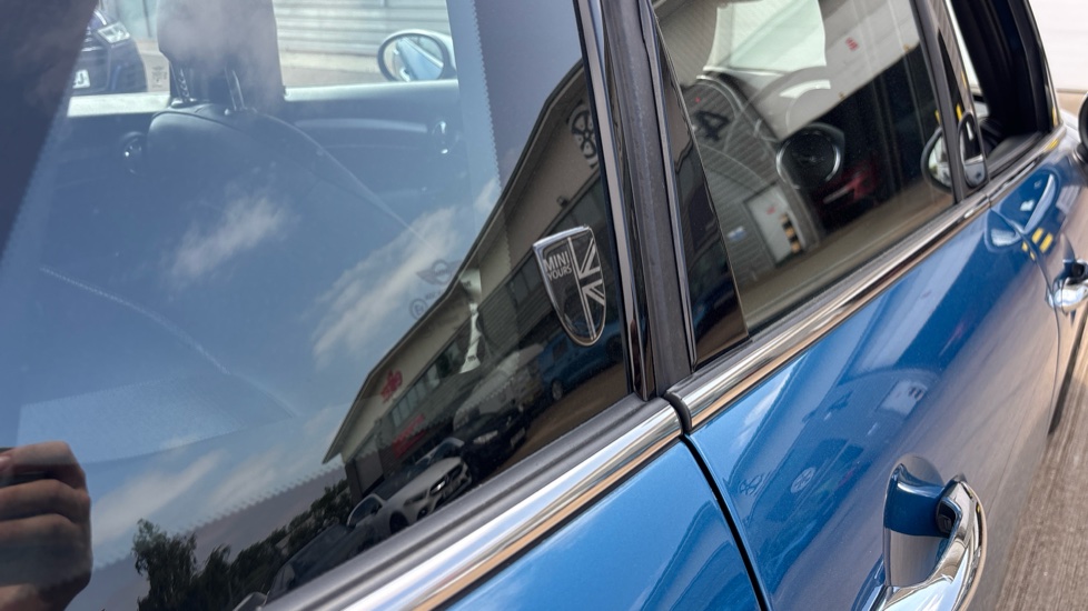 MINI Hatchback 2.0 Cooper S Exclusive 5dr Auto Petrol Hatchback - Image 37