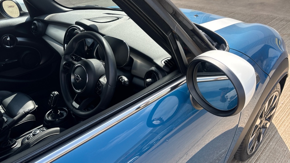 MINI Hatchback 2.0 Cooper S Exclusive 5dr Auto Petrol Hatchback - Image 39