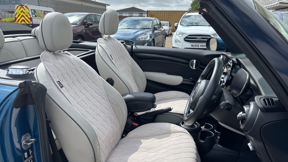 MINI Convertible 1.5 Cooper Exclusive 2dr Auto [Comfort/Nav Pack] Petrol Convertible - Image 11