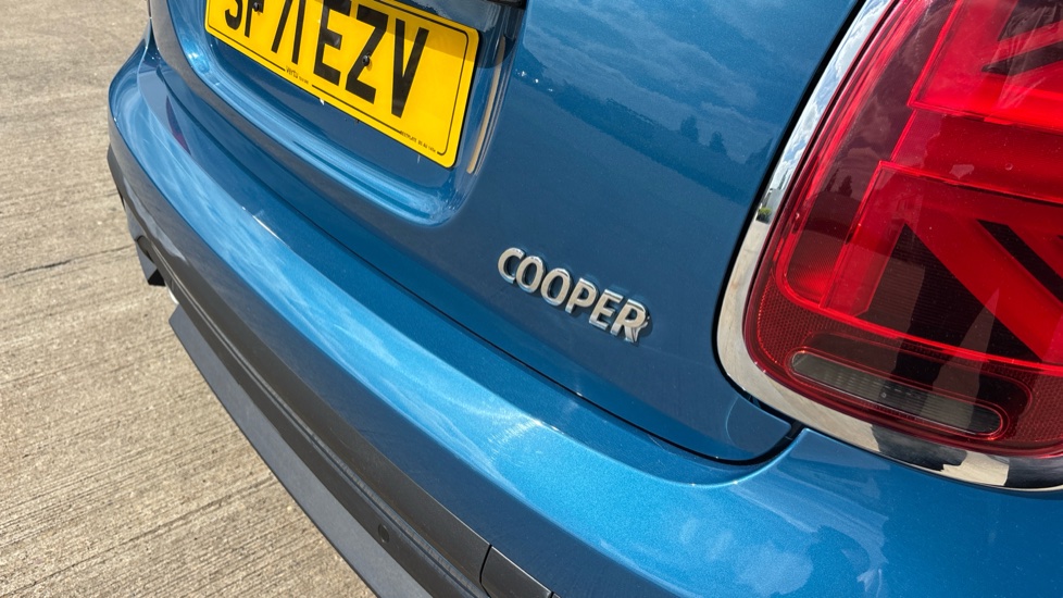 MINI Convertible 1.5 Cooper Exclusive 2dr Auto [Comfort/Nav Pack] Petrol Convertible - Image 26