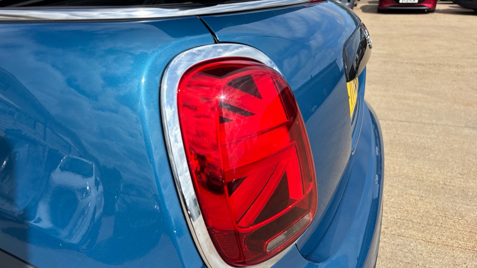 MINI Convertible 1.5 Cooper Exclusive 2dr Auto [Comfort/Nav Pack] Petrol Convertible - Image 28