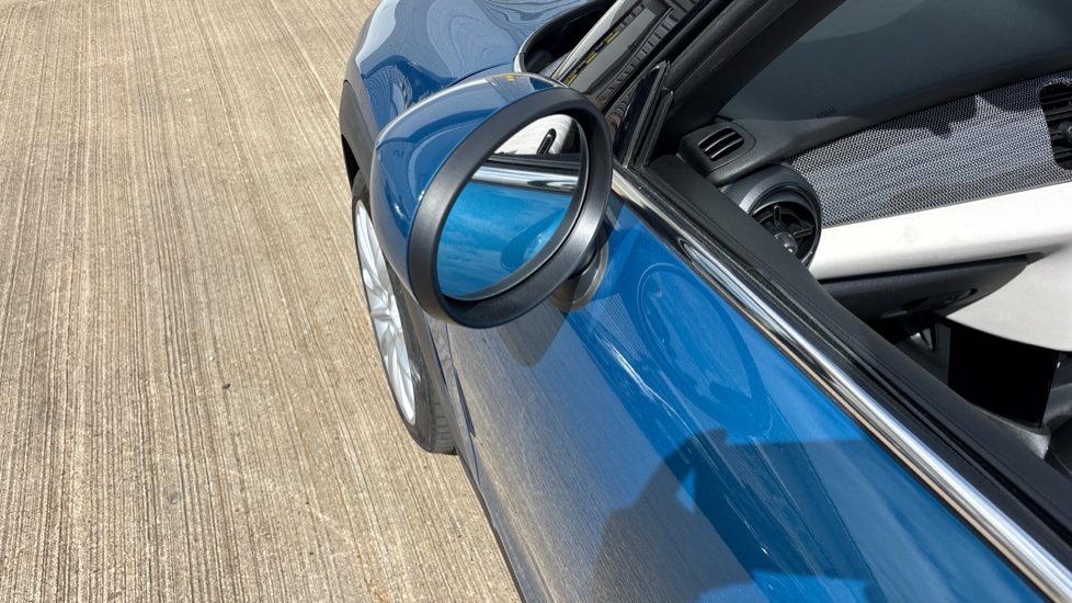 MINI Convertible 1.5 Cooper Exclusive 2dr Auto [Comfort/Nav Pack] Petrol Convertible - Image 31