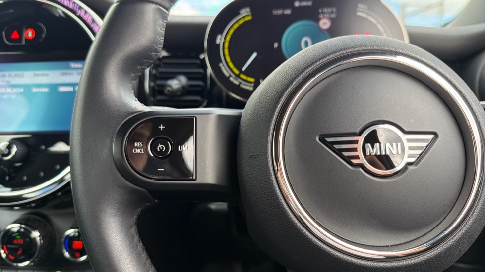 MINI Hatchback 135kW Cooper S Level 2 33kWh 3dr Auto Electric Hatchback - Image 17