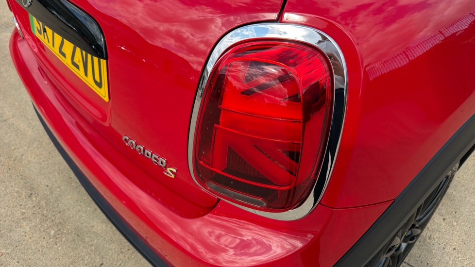 MINI Hatchback 135kW Cooper S Level 2 33kWh 3dr Auto Electric Hatchback - Image 22