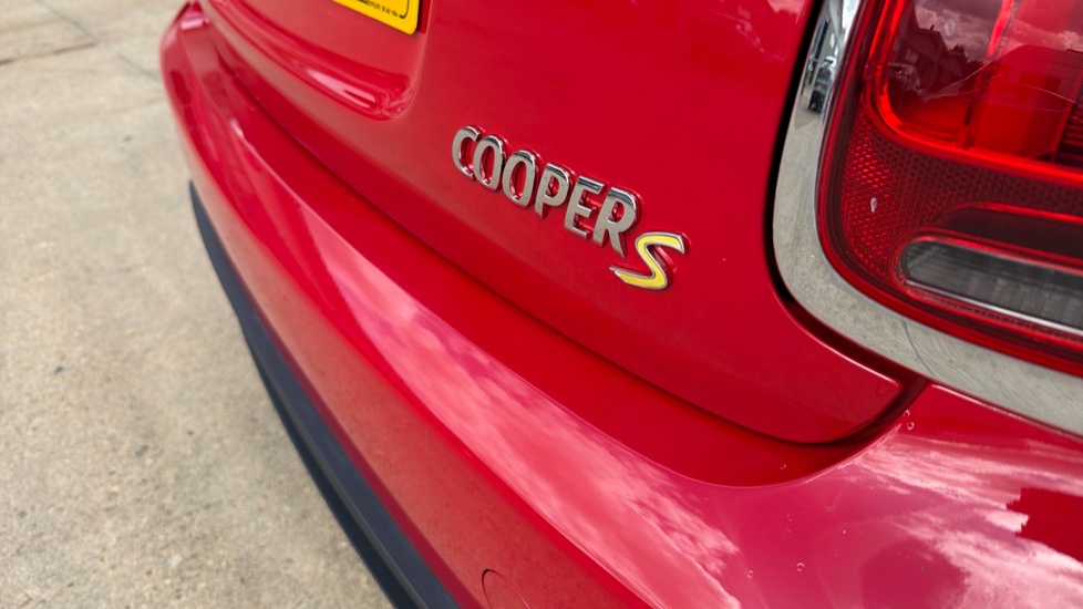 MINI Hatchback 135kW Cooper S Level 2 33kWh 3dr Auto Electric Hatchback - Image 32